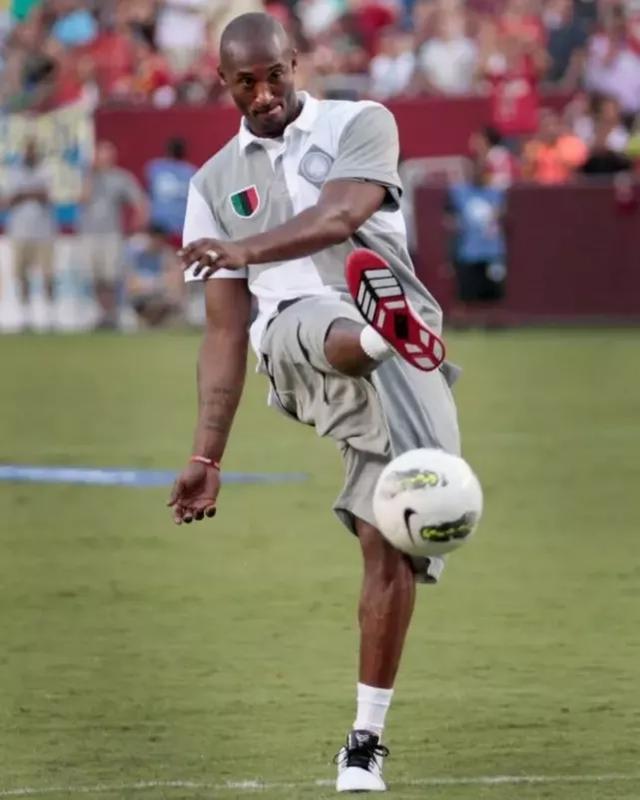 河北曲阳：乒乓跃动青春 赛事汇聚热情（河北曲阳：乒乓点燃青春 赛事凝聚激情）