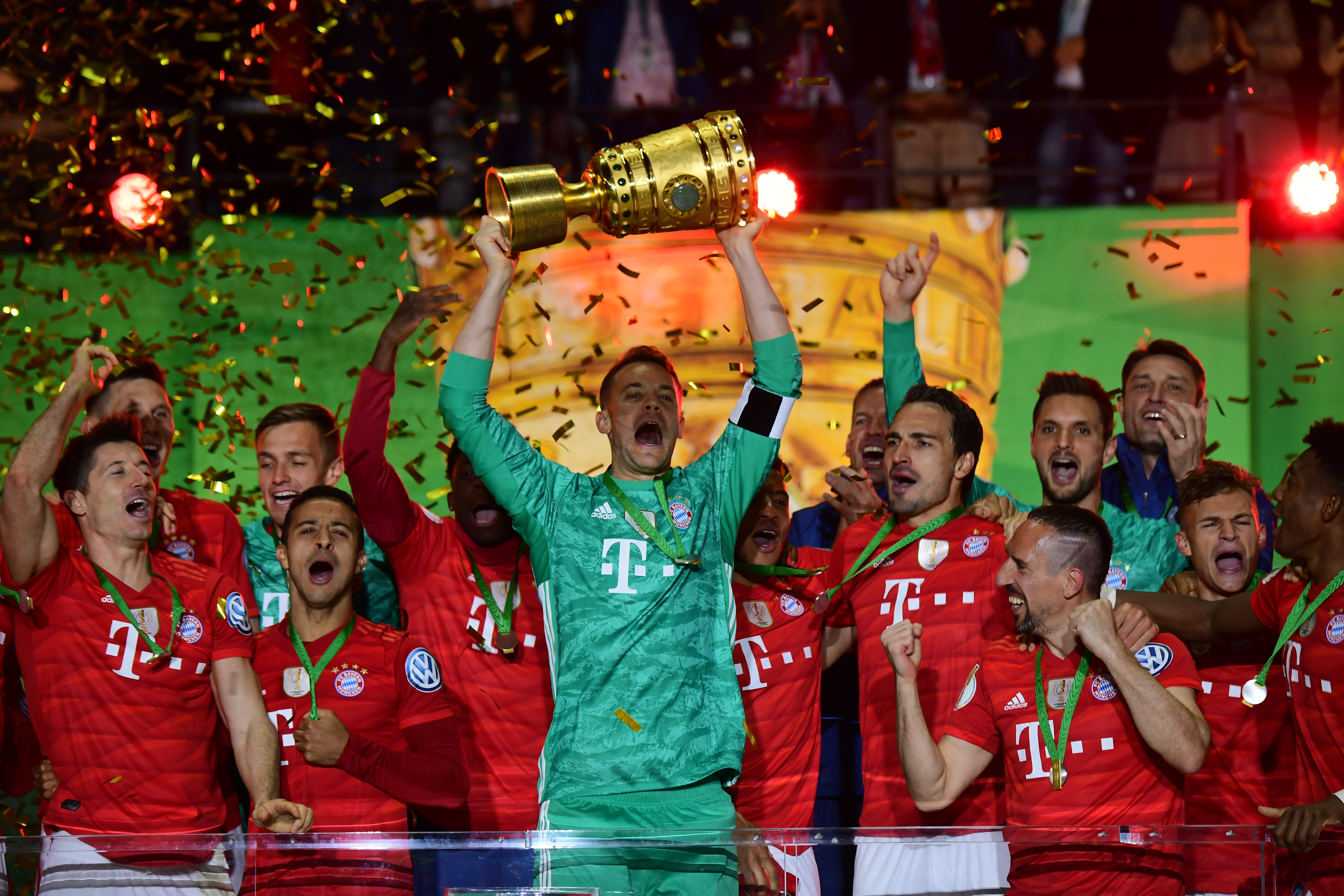 迪米特列夫斯基：瓦伦上赛季卡我出场数，少上一场少付30万（迪米特列夫斯基：瓦伦上季人为控制我出场，少一场就少付30万）