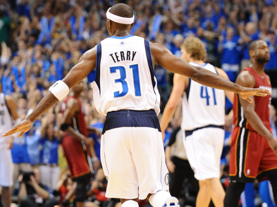 2025赛季中超高燃回顾！（2025中超赛季燃情集锦）