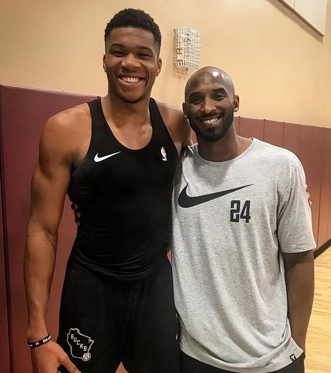 下半场爆发！约翰逊全场18中9，得到29分12板12助（下半场发力！约翰逊18投9中砍下29+12+12）