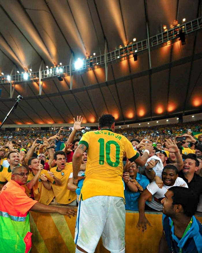 赛后情书：上海海港再度夺冠，颜骏凌历史最被低估门将（赛后寄语：上海海港再捧桂冠，颜骏凌堪称史上最被低估的门神）