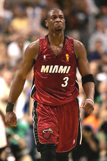 每体：拉菲尼亚是巴萨非卖品，个人目标赢得欧冠和2026年世界杯（每体：巴萨不出售拉菲尼亚，他剑指欧冠与2026年世界杯冠军）