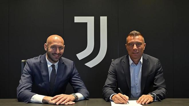 埃贝尔：孔帕尼是我最棒的签约之一，他对足球有清晰的思路（埃贝尔盛赞孔帕尼：堪称我最佳引援之一，足球理念清晰）