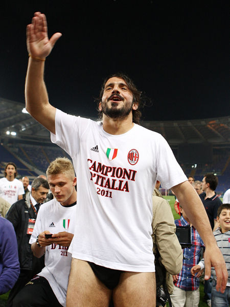 普利希奇替补双响 米兰让二追三3-2都灵（普利希奇替补梅开二度 米兰连扳三球3-2逆转都灵）