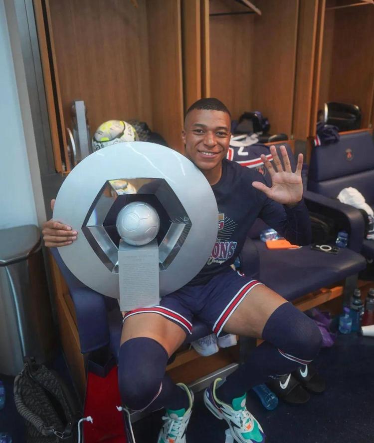 曼联拉什福德破门助球队获胜（拉什福德建功，曼联全取三分）