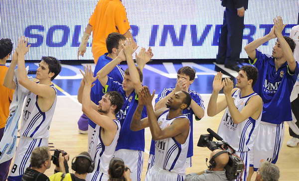 阿德耶米：非法武器是未拆封的盲盒物品，我保证今后不再犯（阿德耶米：涉非法武器为未拆封盲盒物品，承诺今后不再犯）