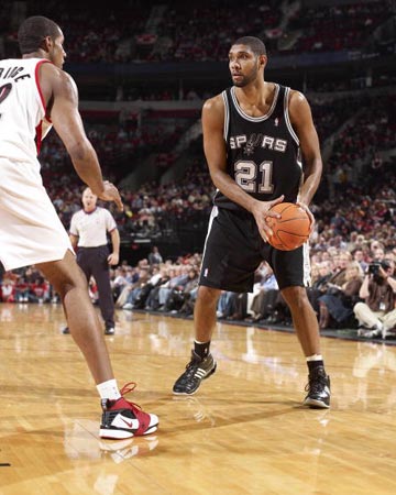 哈维-西蒙斯闪耀全场助热刺胜出获最佳球员（哈维-西蒙斯大放异彩助热刺取胜 荣膺全场最佳）