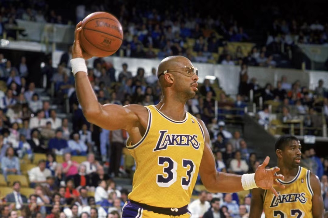 气还没消？卢克曼在与尤里奇争执后取关亚特兰大官方社媒（与尤里奇争执后，卢克曼取关亚特兰大官方社媒）