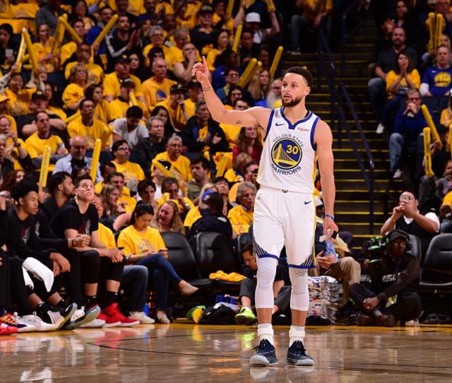 布伦森单场30+次数升至尼克斯队史第三，仅次于尤因和安东尼（布伦森30+场次升至尼克斯历史第三，仅逊尤因与安东尼）