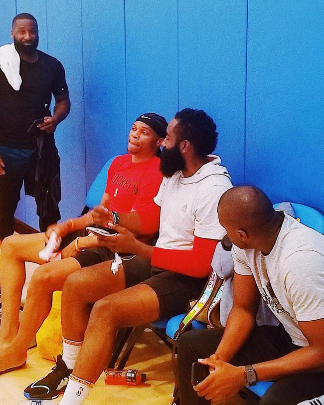 斯基拉：弗拉泰西渴望更多出场机会，他的经纪人已与尤文接触（斯基拉：弗拉泰西寻求更多出场时间，其经纪人已与尤文沟通）