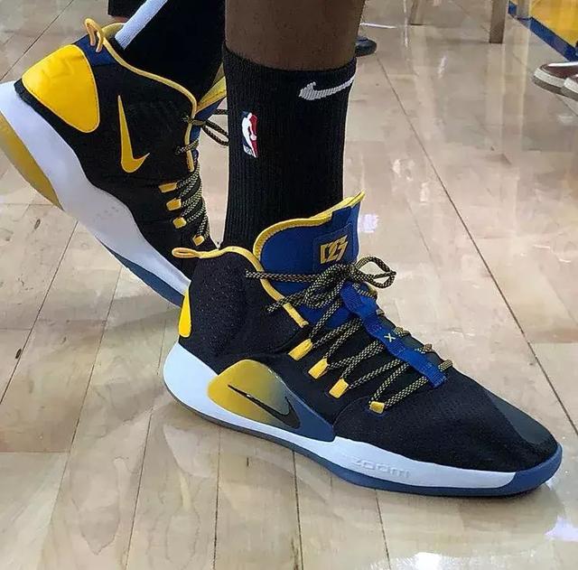 足坛的特殊玄学，赛前摸奖杯的后果有多严重？（足坛神秘禁忌：赛前触碰奖杯要付出多大代价？）